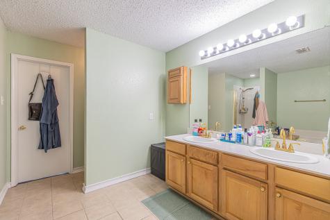 300 Creek Point Lane Arlington TX 76002