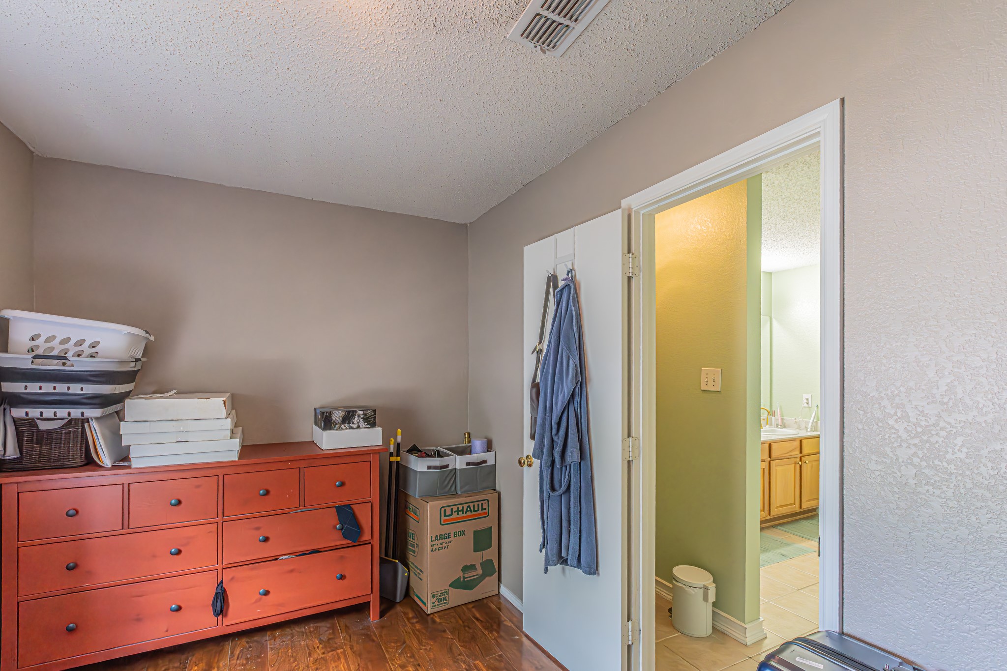 300 Creek Point Lane Arlington TX 76002