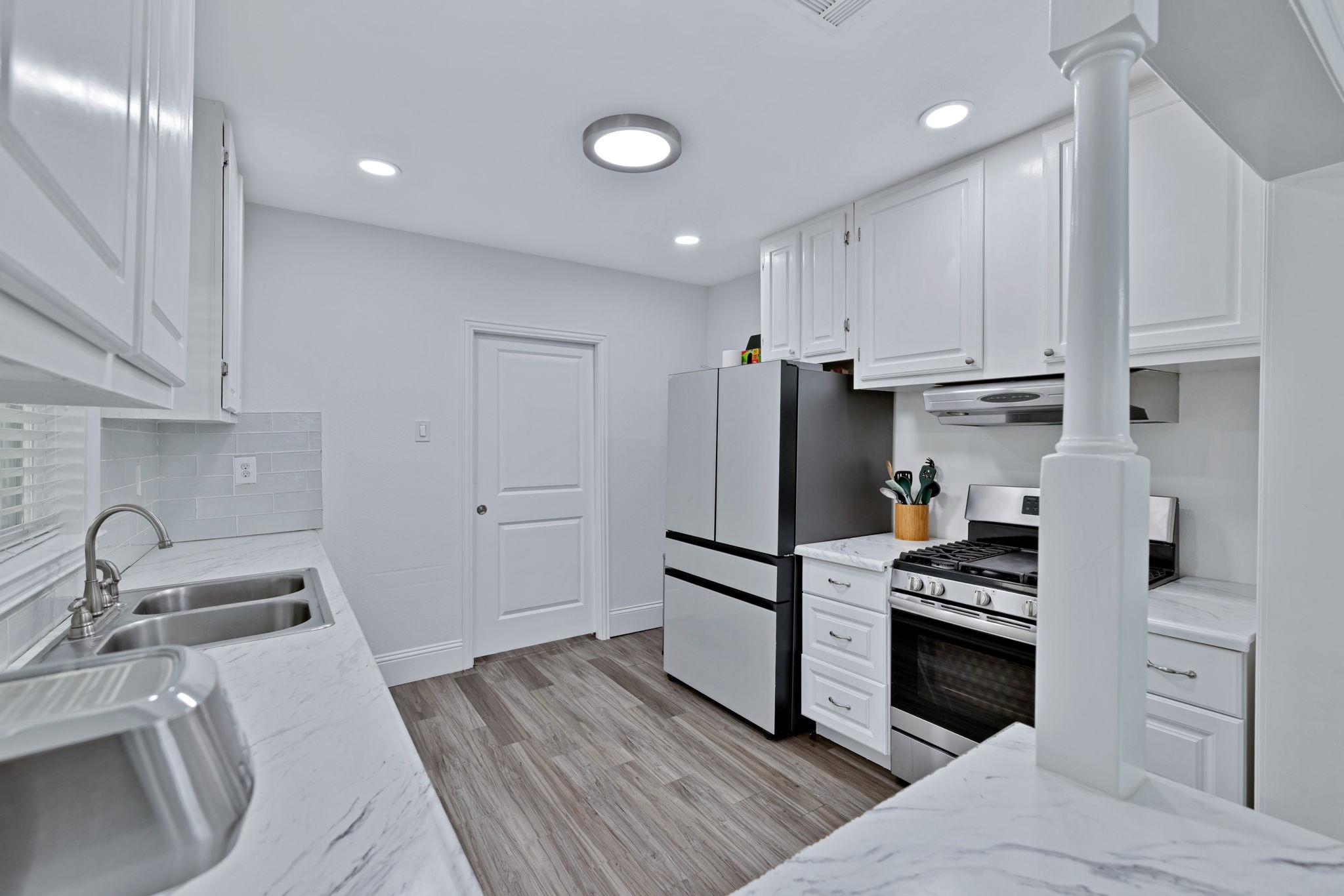 813 Brooks Avenue Dallas TX 75208