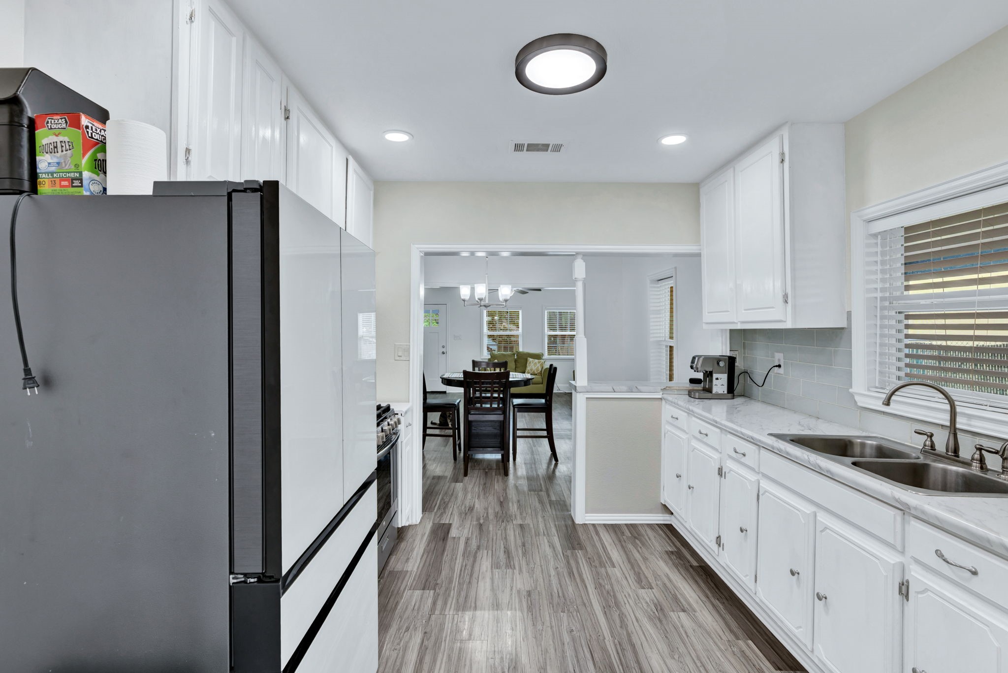 813 Brooks Avenue Dallas TX 75208