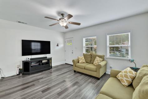 813 Brooks Avenue Dallas TX 75208