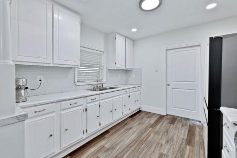 813 Brooks Avenue Dallas TX 75208