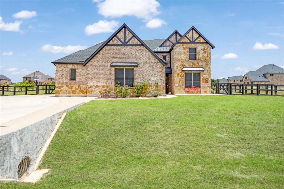 1205 Redbud Howe TX 75459