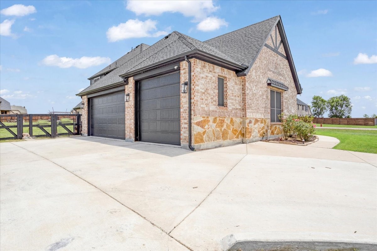 1205 Redbud Howe TX 75459