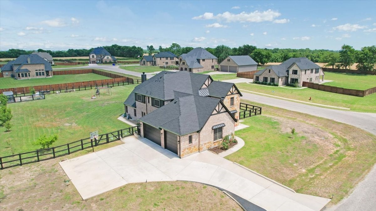 1205 Redbud Howe TX 75459