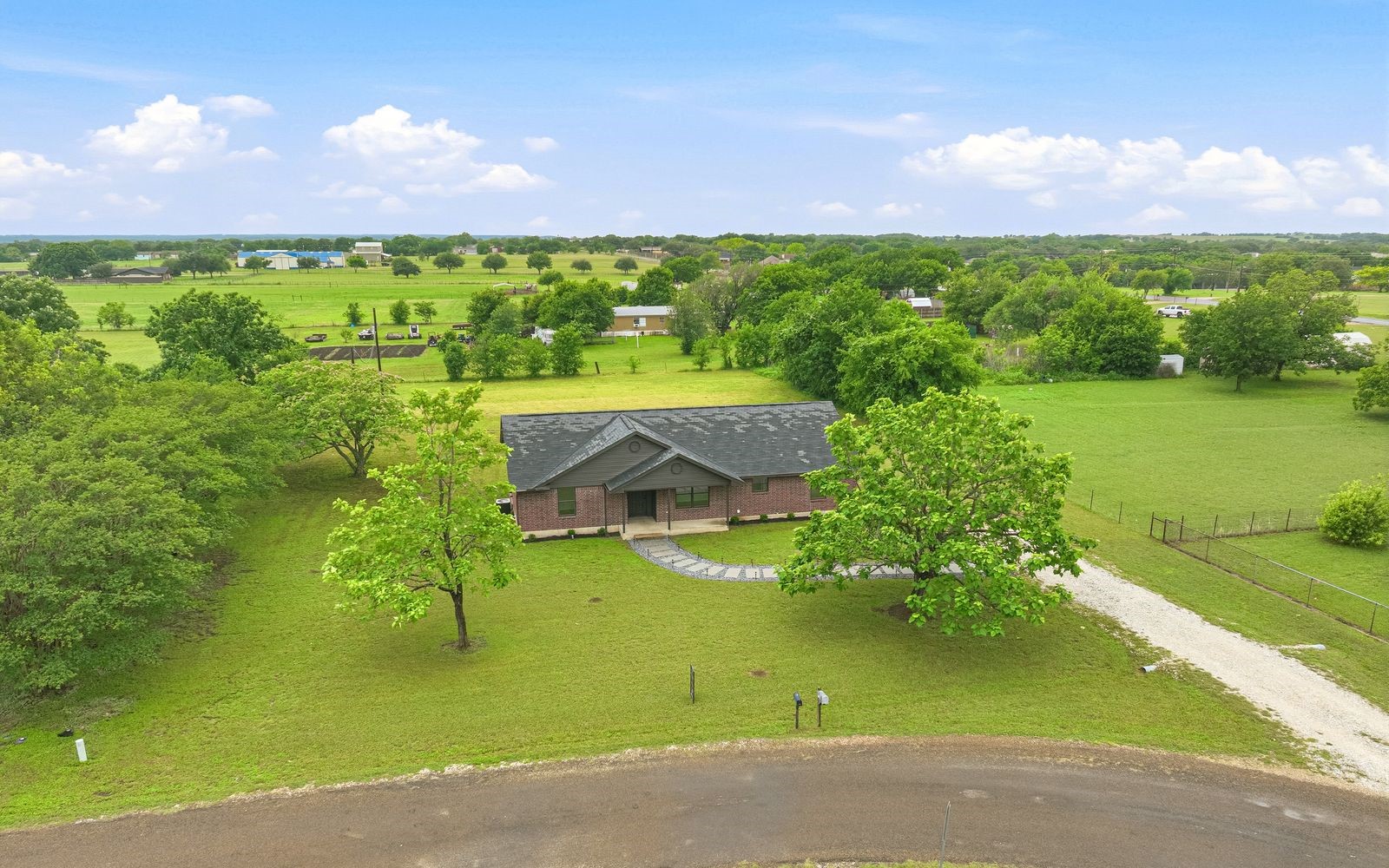 180 Woodard Lane Bruceville TX 76630