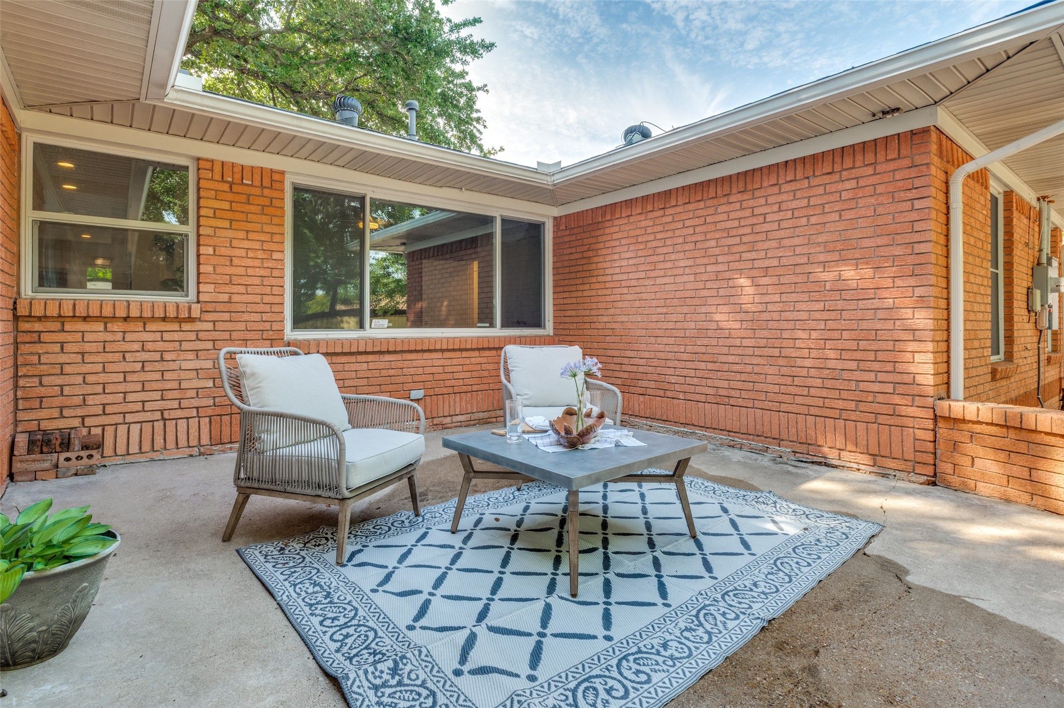 7229 Edgerton Drive Dallas TX 75231
