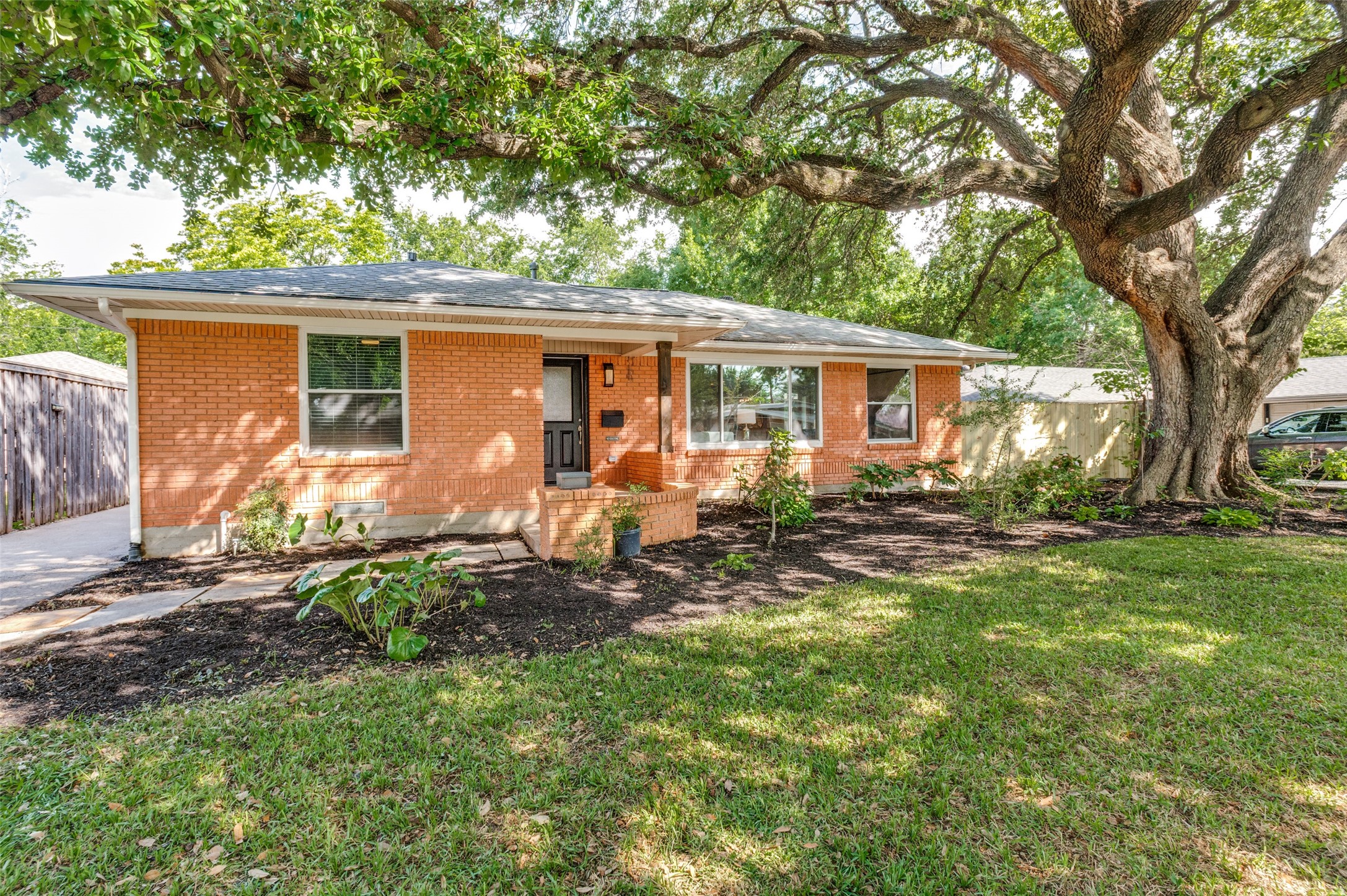 7229 Edgerton Drive Dallas TX 75231