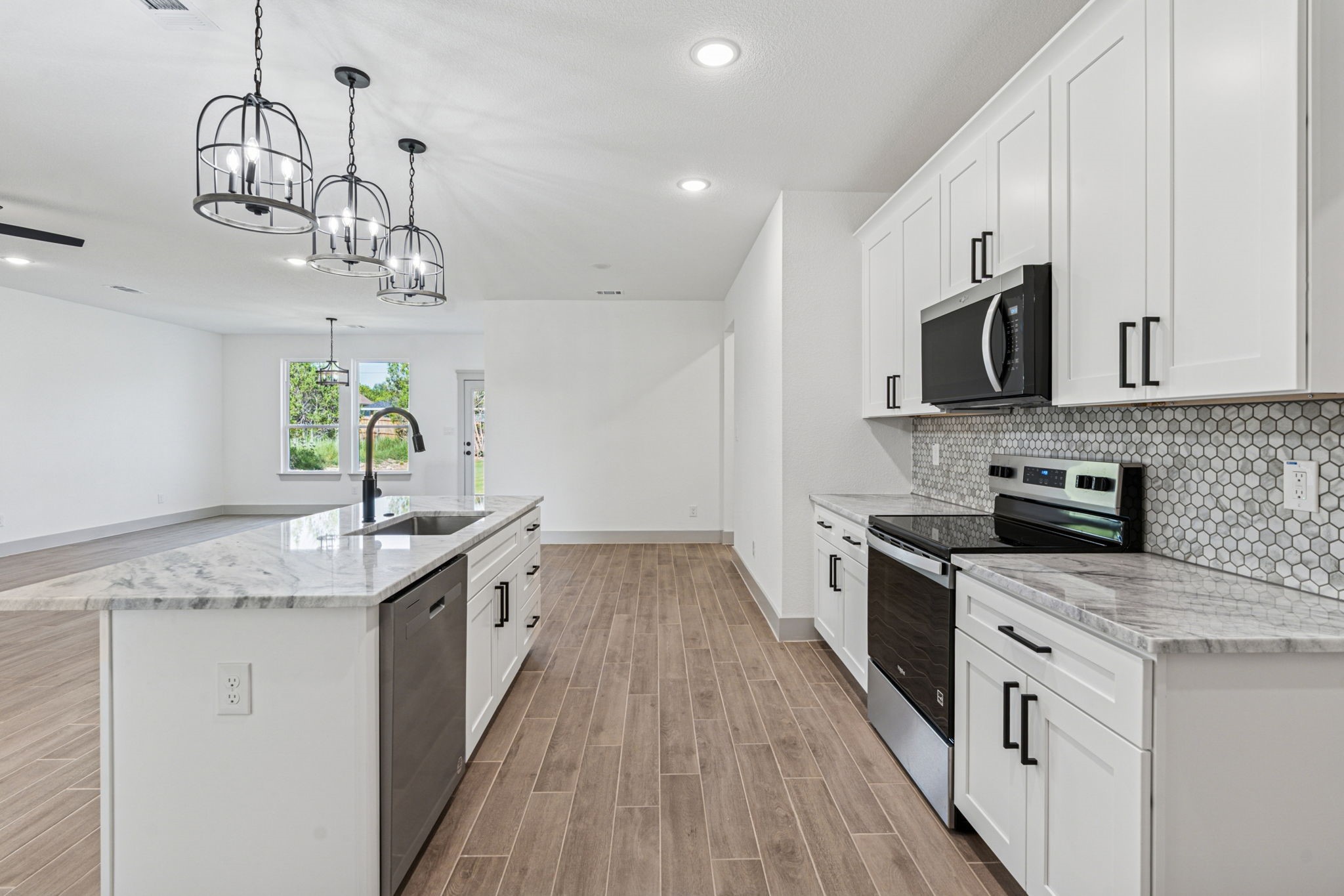 5012 Elizabeth Street Granbury TX 76048