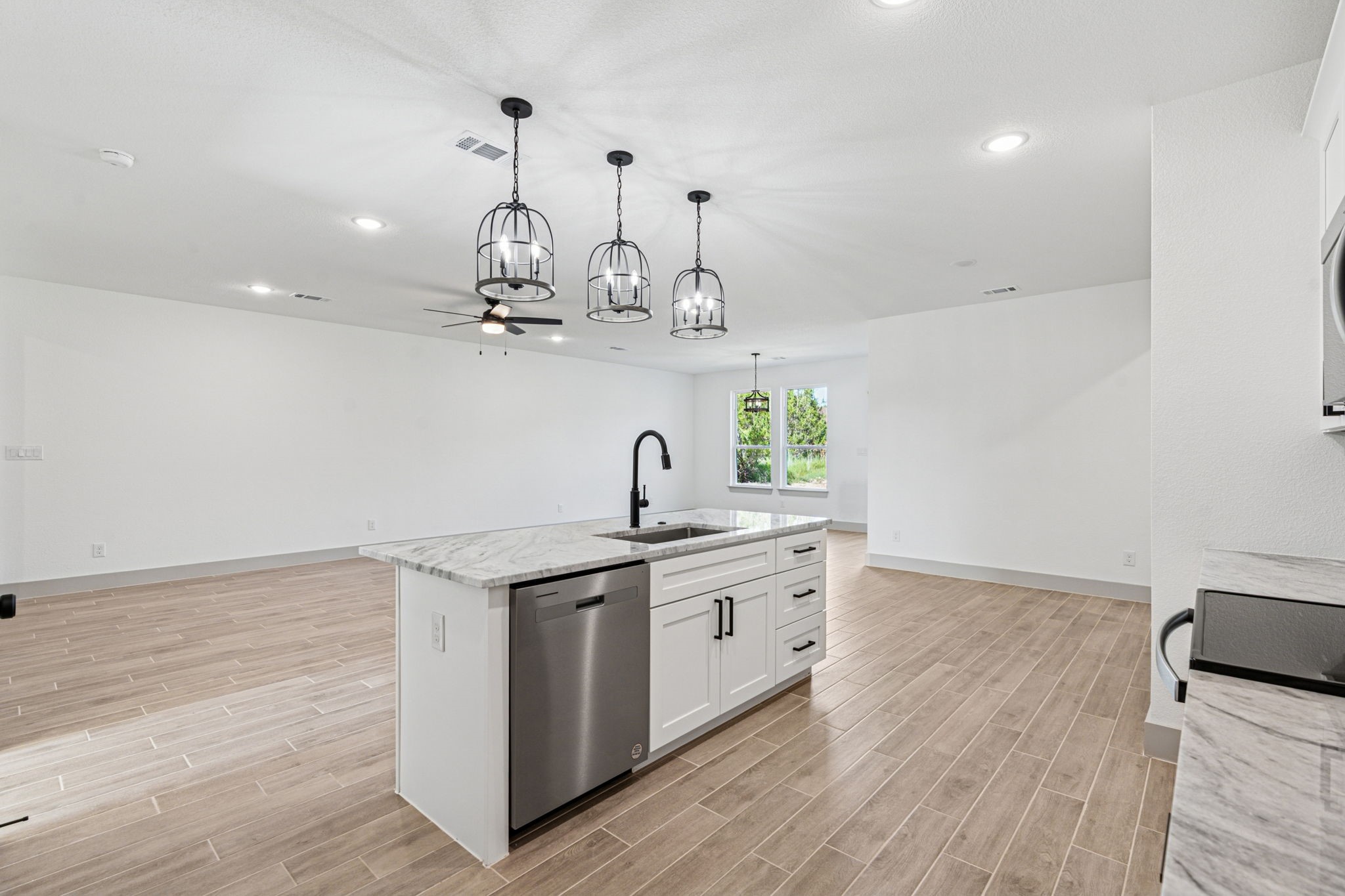 5012 Elizabeth Street Granbury TX 76048