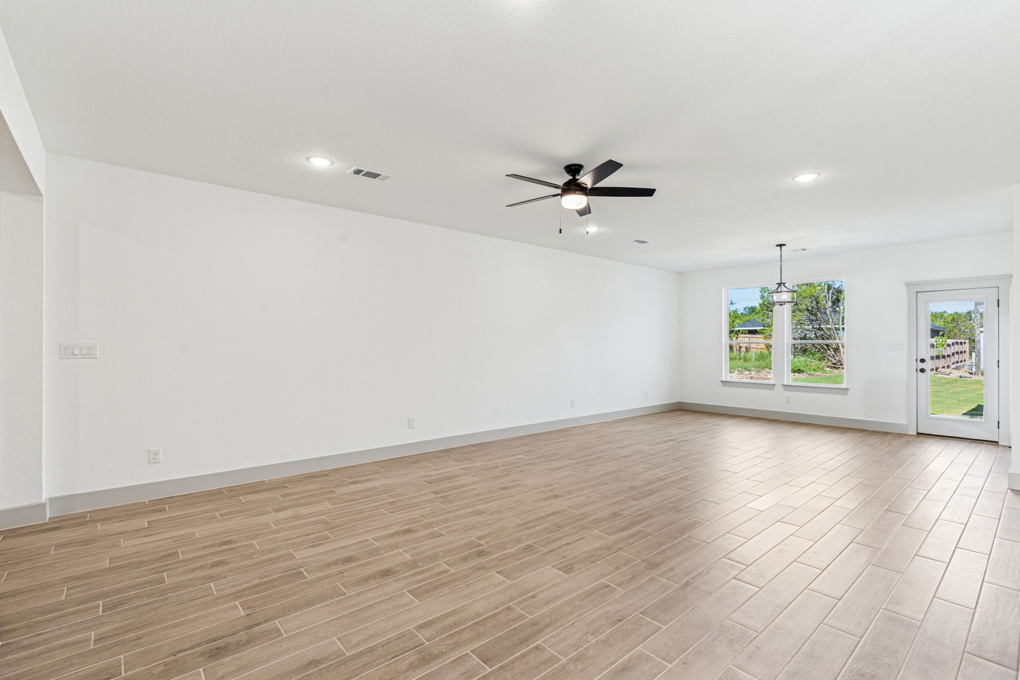 5012 Elizabeth Street Granbury TX 76048