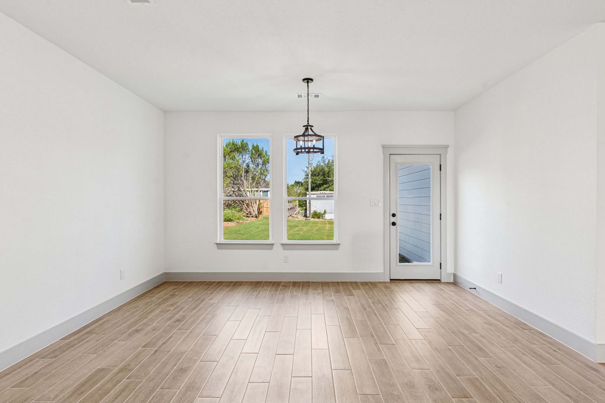 5012 Elizabeth Street Granbury TX 76048
