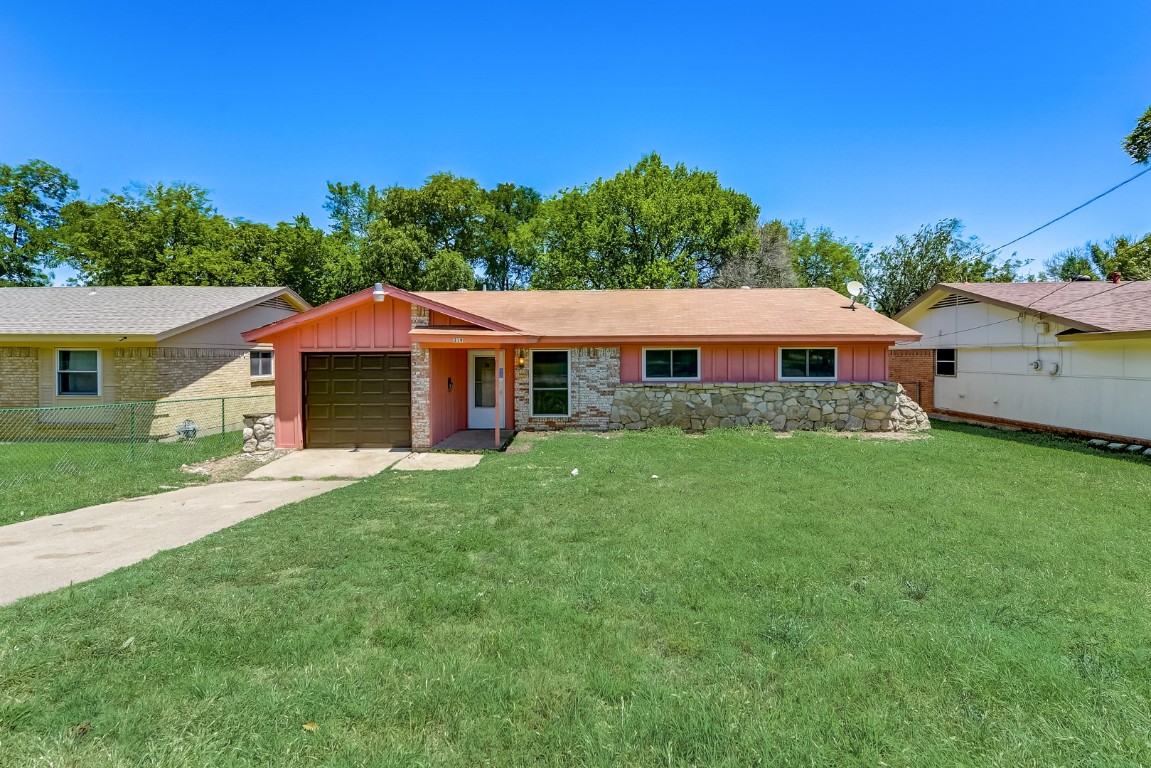 319 E Center Street Duncanville TX 75116
