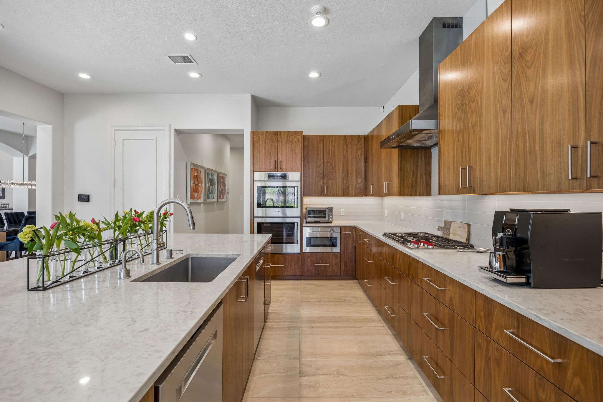 18752 Wainsborough Lane Dallas TX 75287
