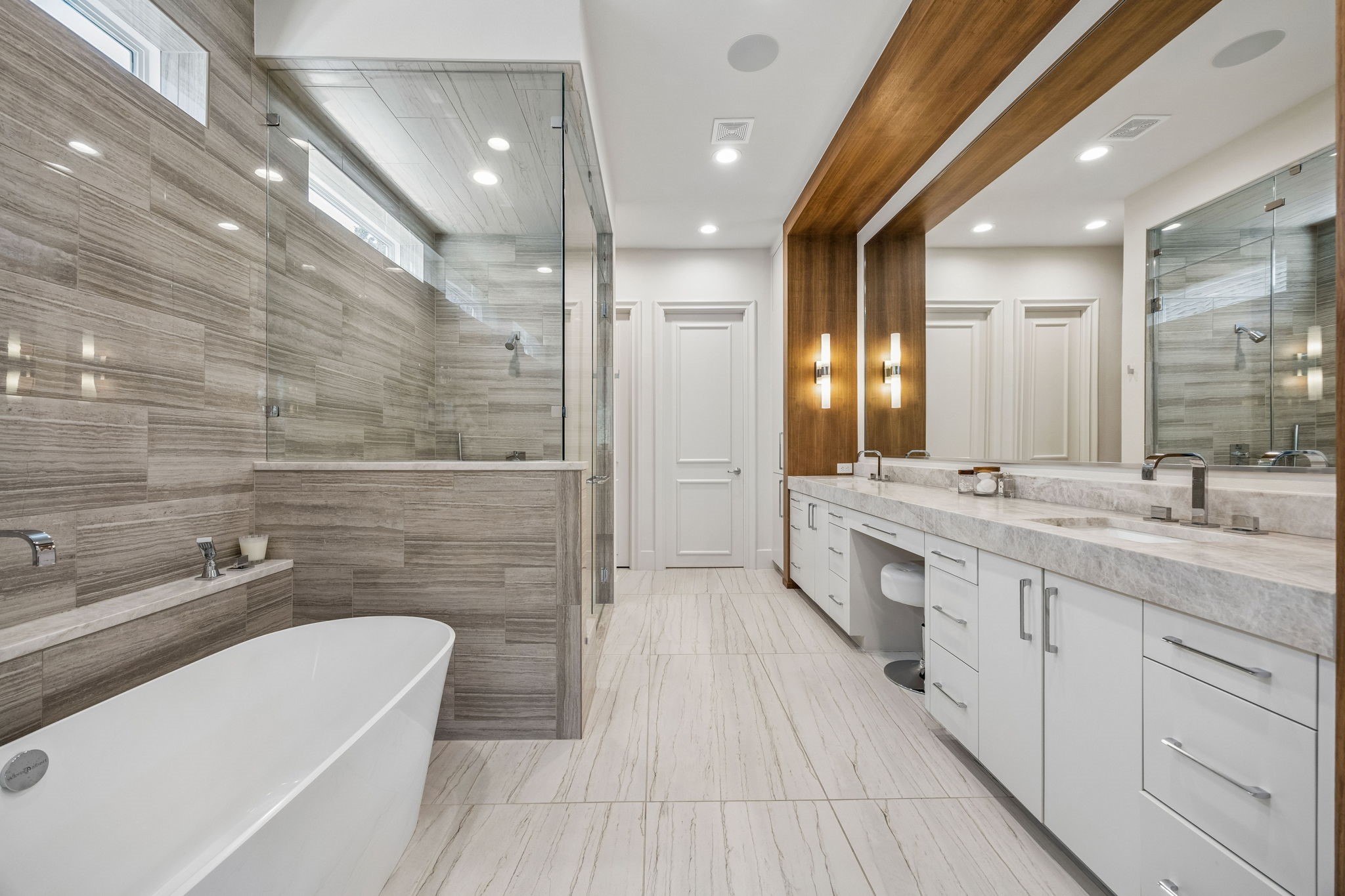18752 Wainsborough Lane Dallas TX 75287