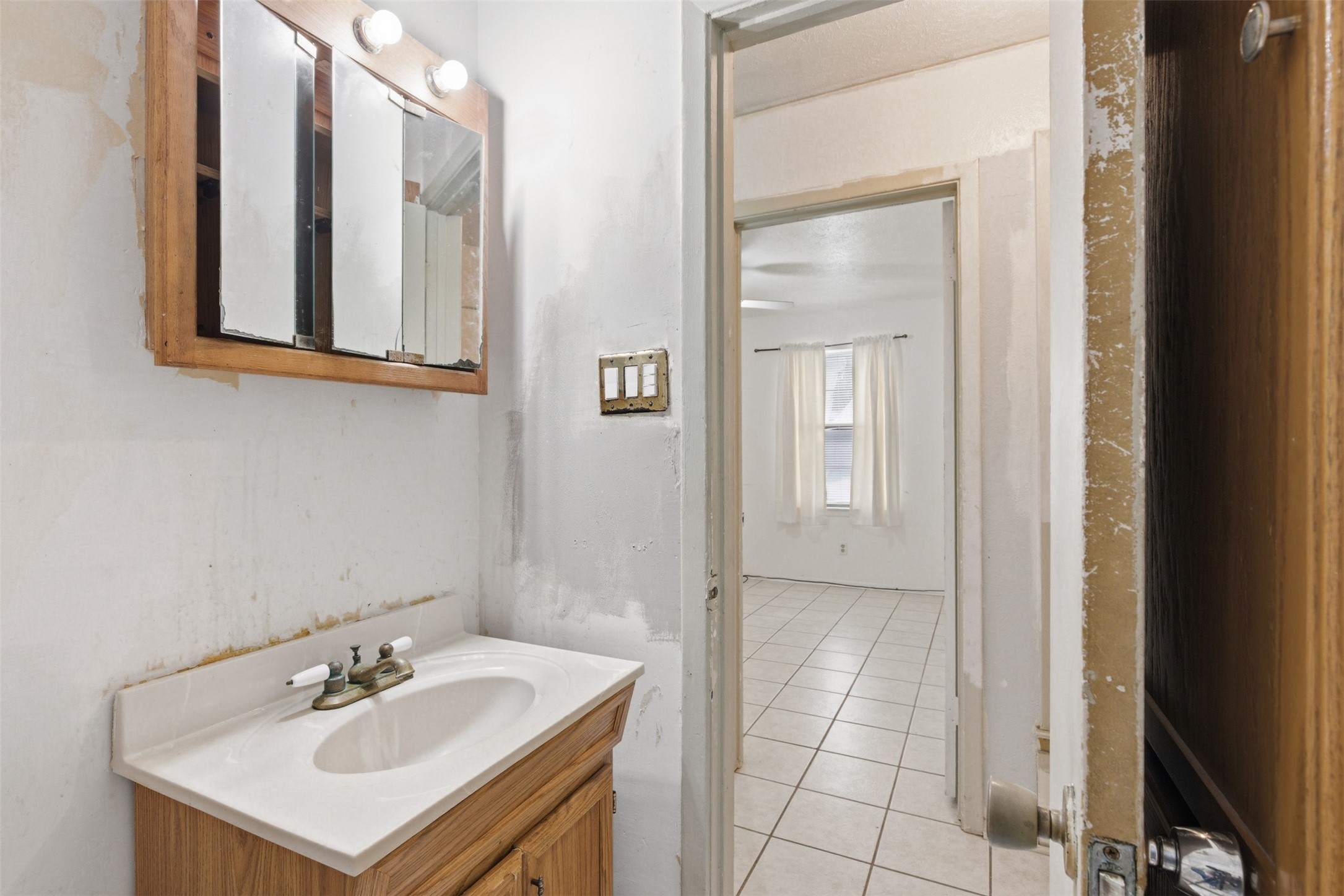 6435 Moonhill Drive Dallas TX 75241