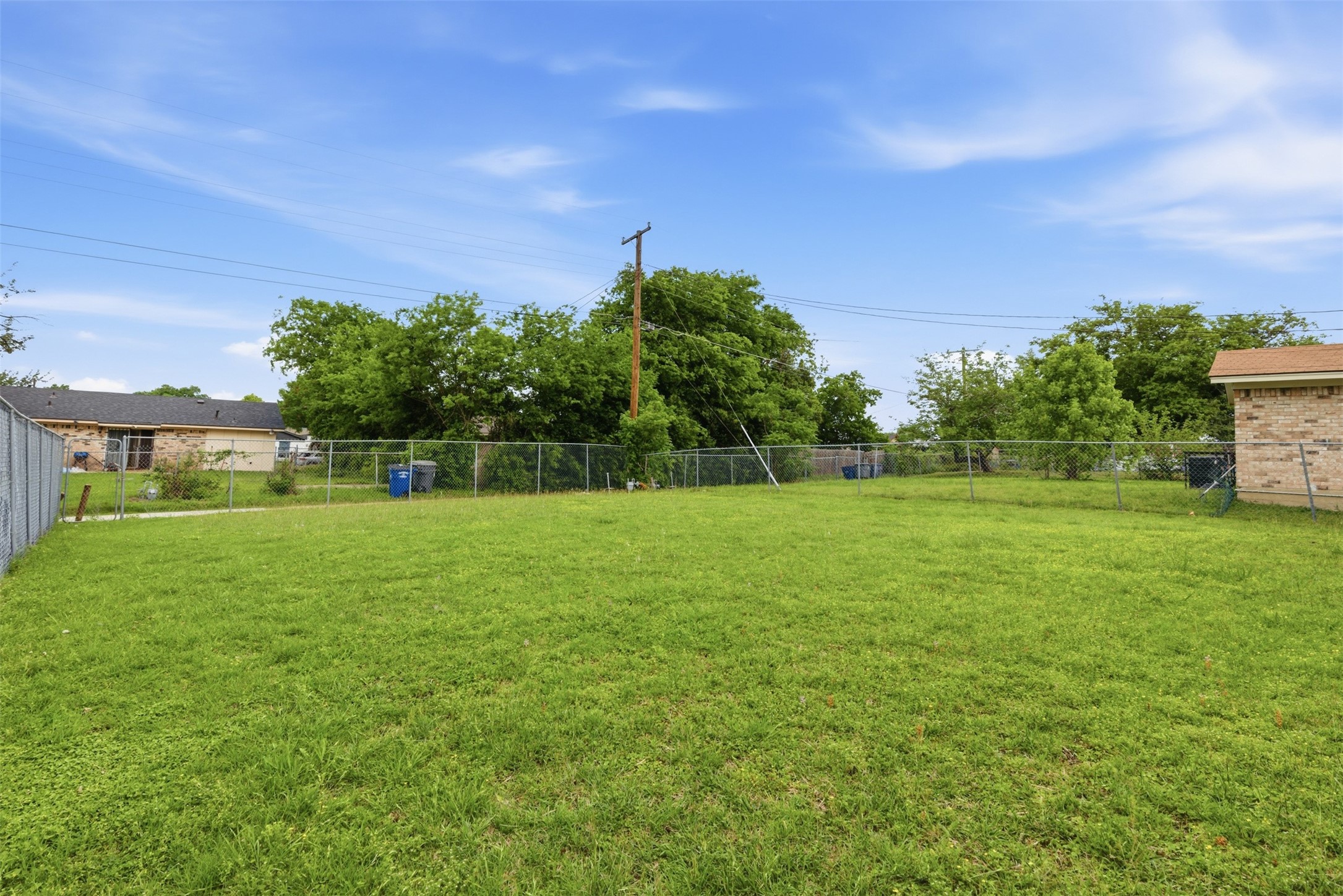 6435 Moonhill Drive Dallas TX 75241