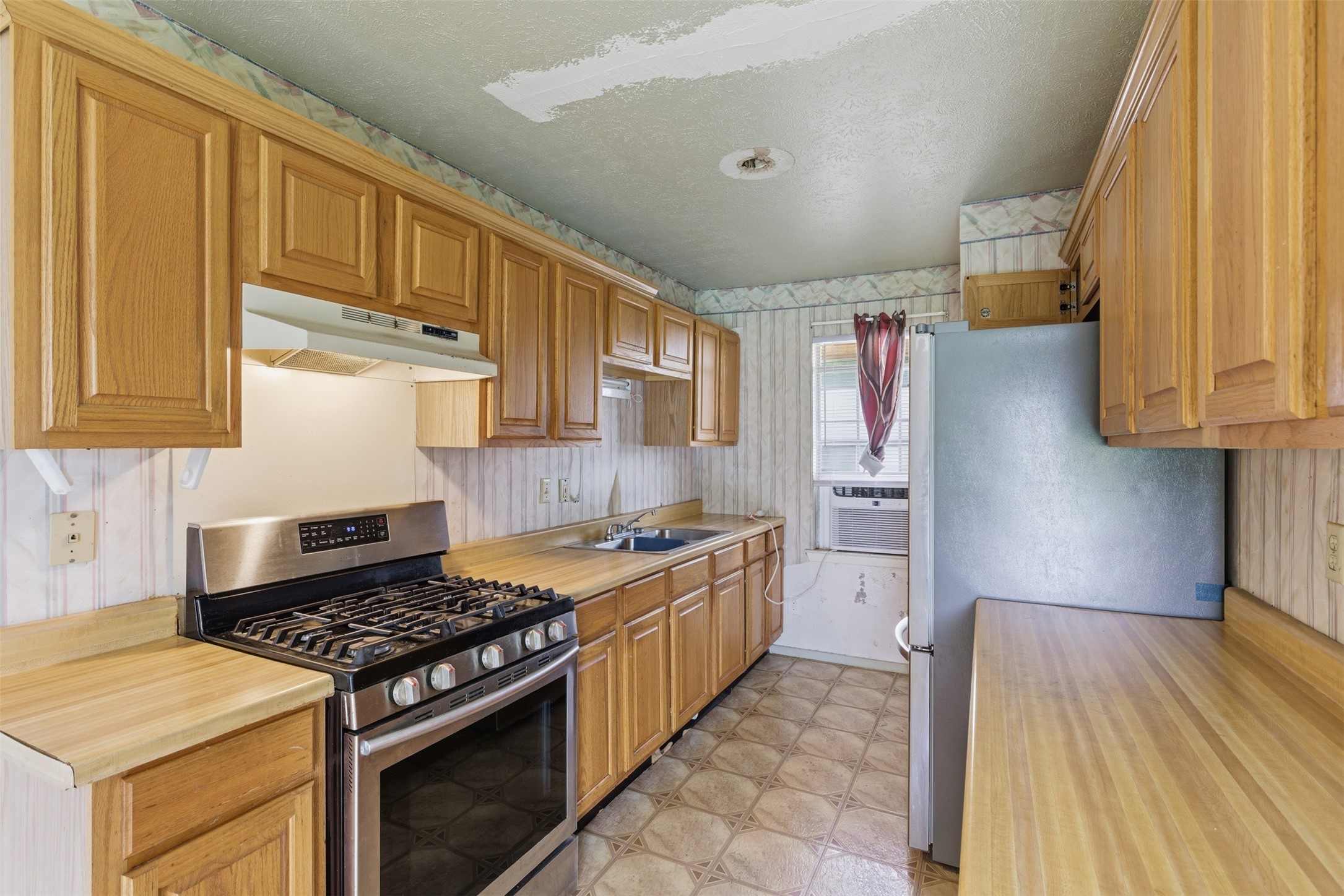 6435 Moonhill Drive Dallas TX 75241