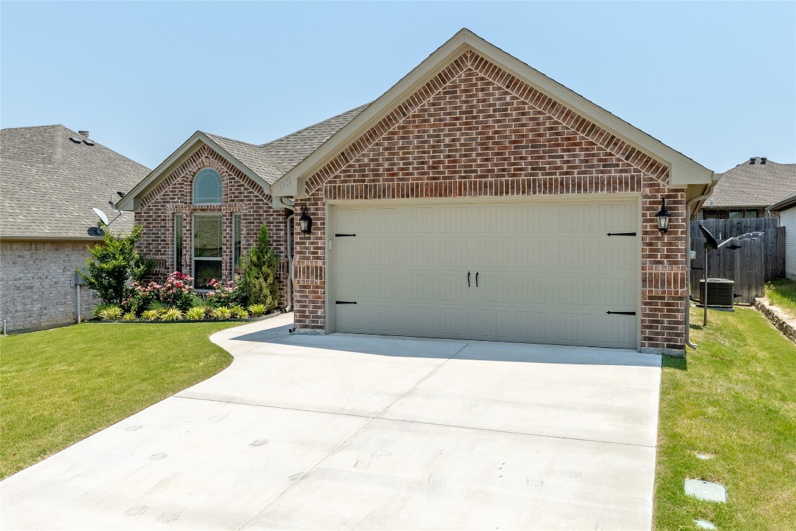 1905 Town Creek Circle Weatherford TX 76086