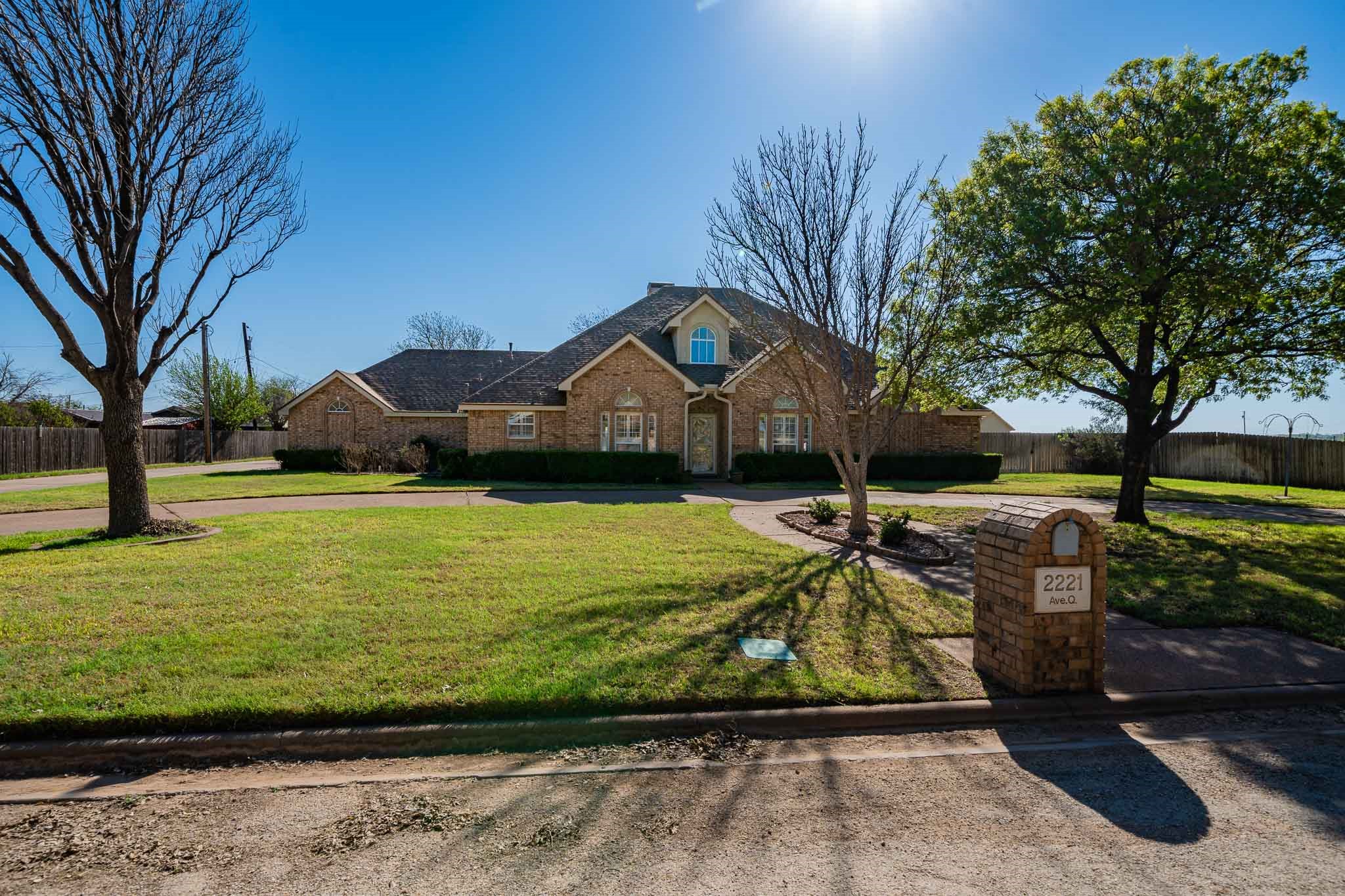 2221 Avenue Q Anson TX 79501