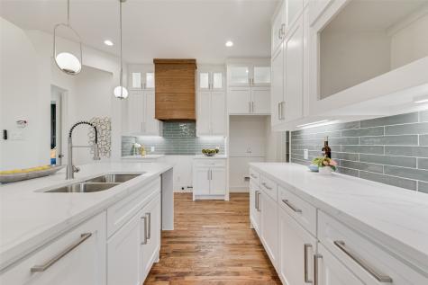 539 W Laureland Road Dallas TX 75232