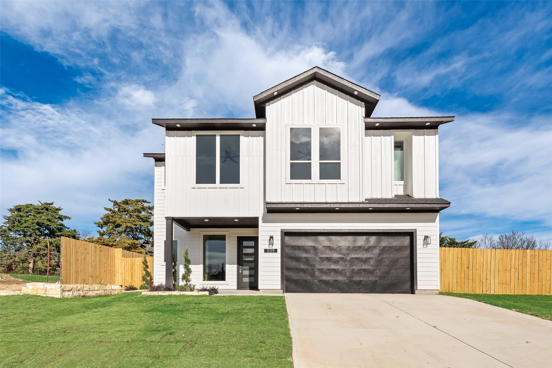 539 W Laureland Road Dallas TX 75232