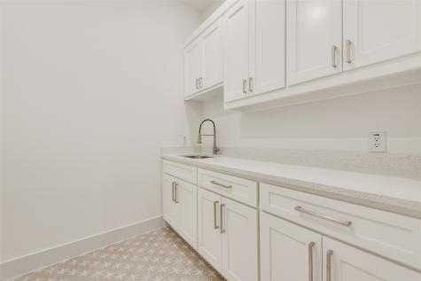 539 W Laureland Road Dallas TX 75232