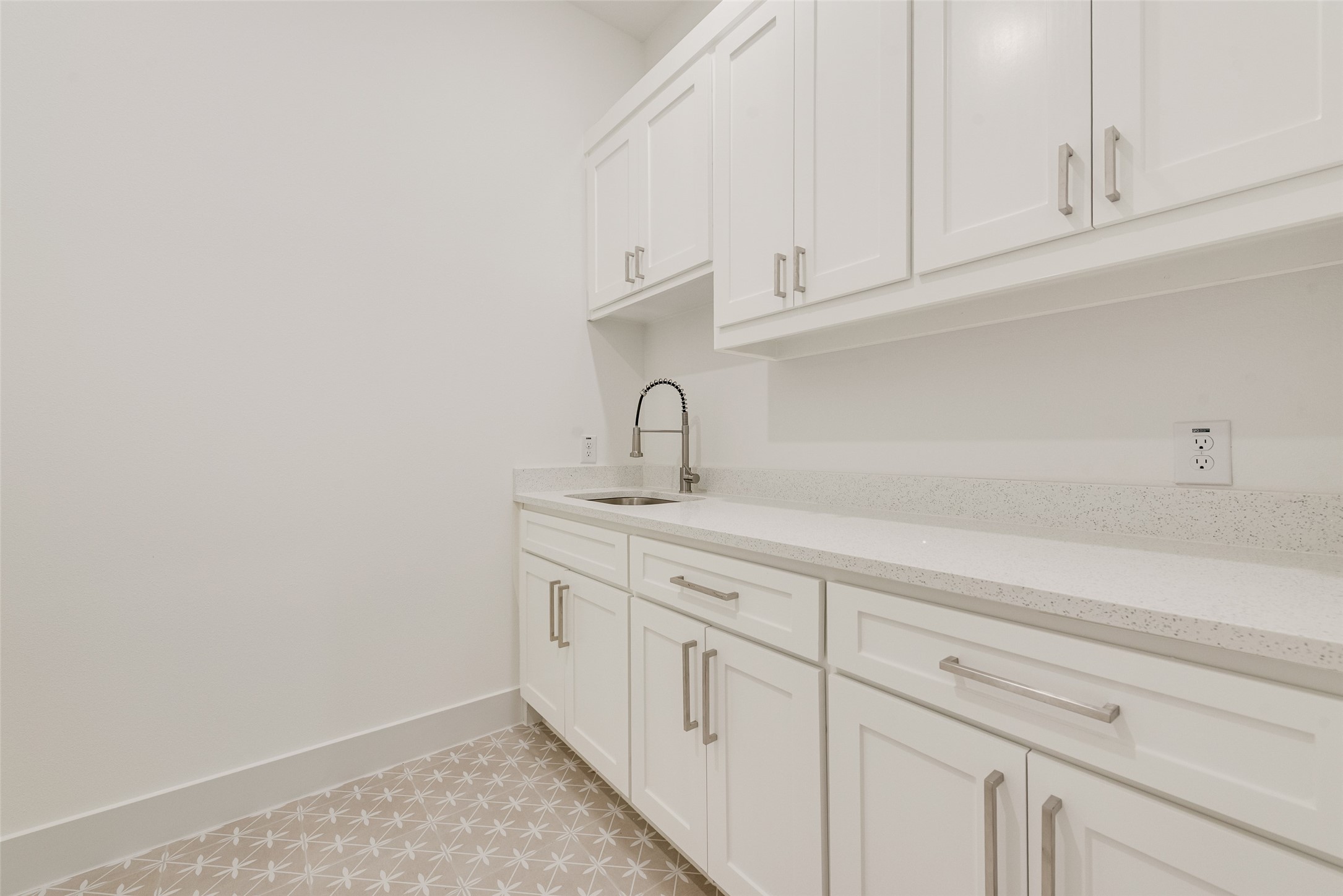 539 W Laureland Road Dallas TX 75232