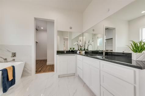 539 W Laureland Road Dallas TX 75232