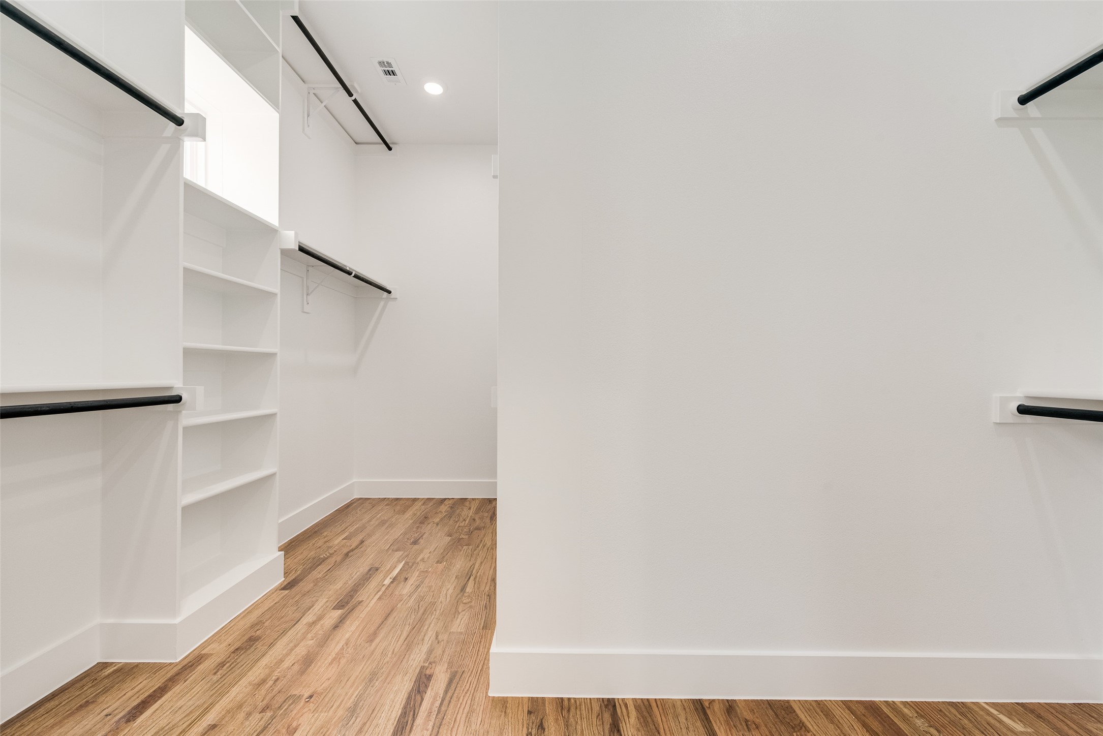 539 W Laureland Road Dallas TX 75232