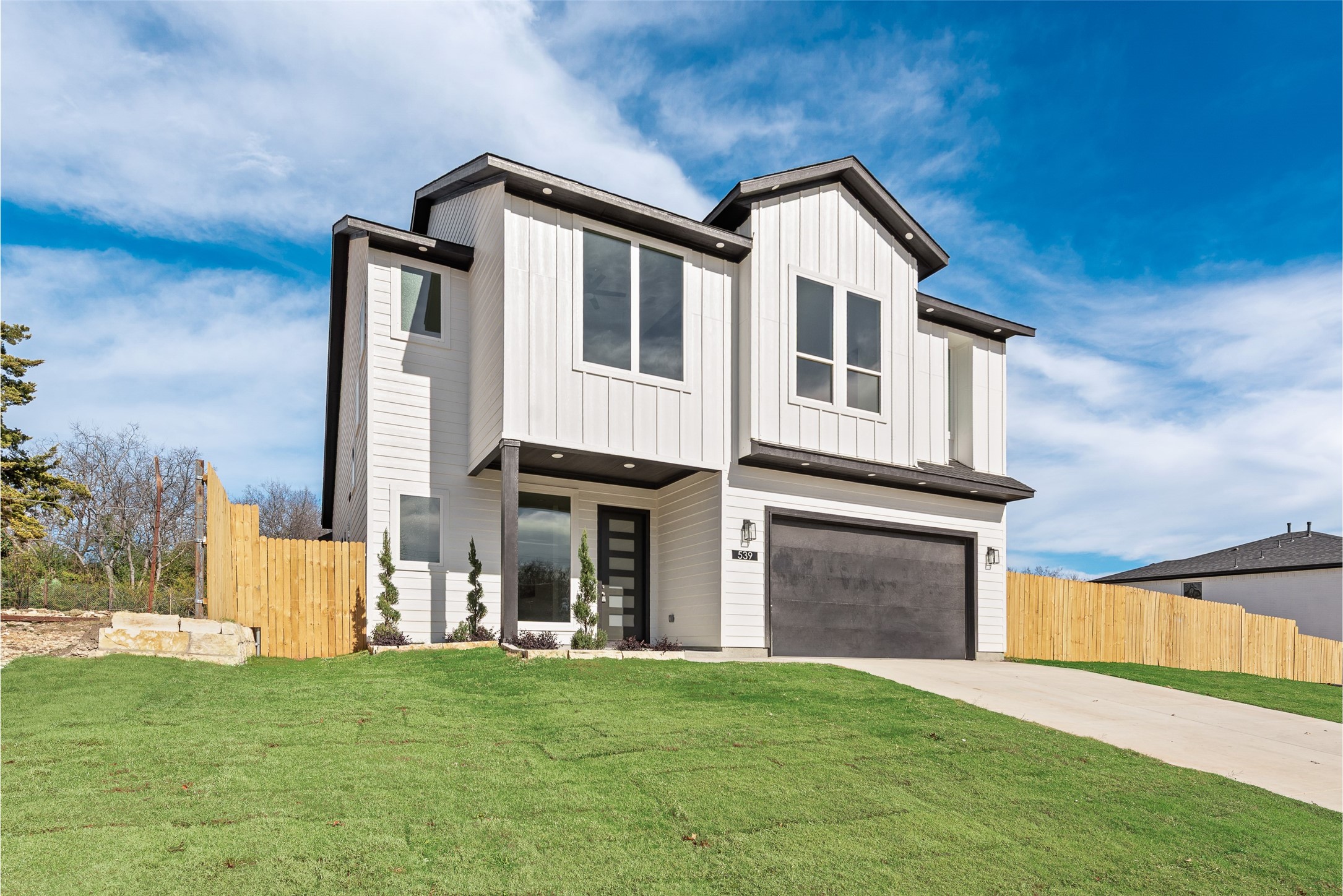 539 W Laureland Road Dallas TX 75232