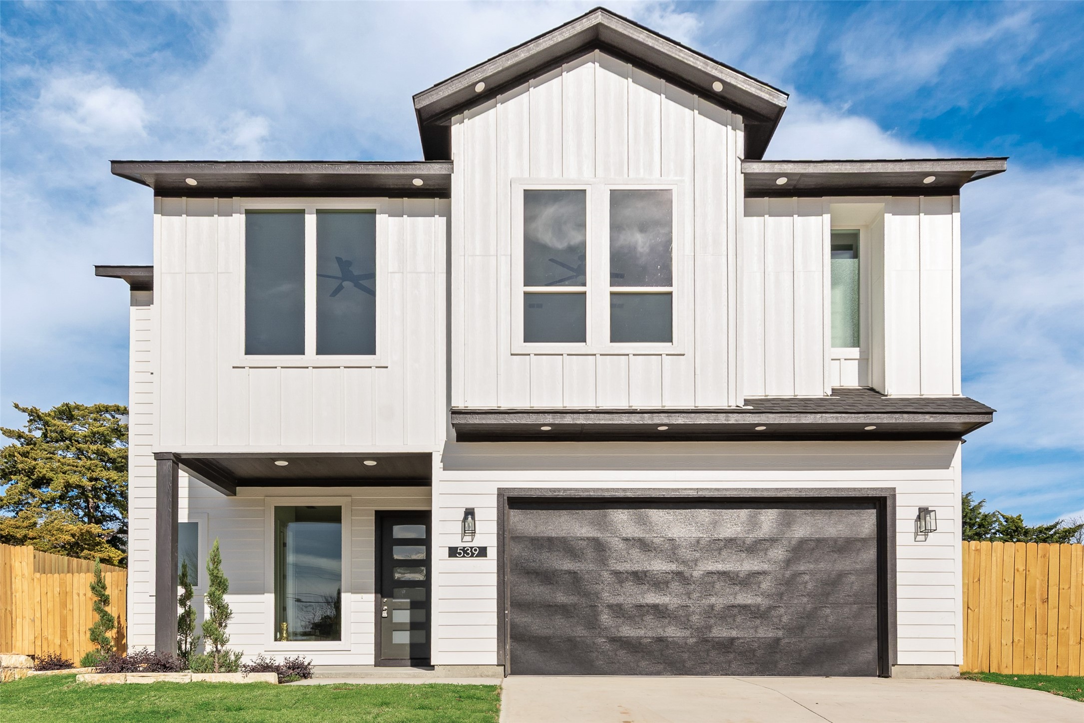 539 W Laureland Road Dallas TX 75232