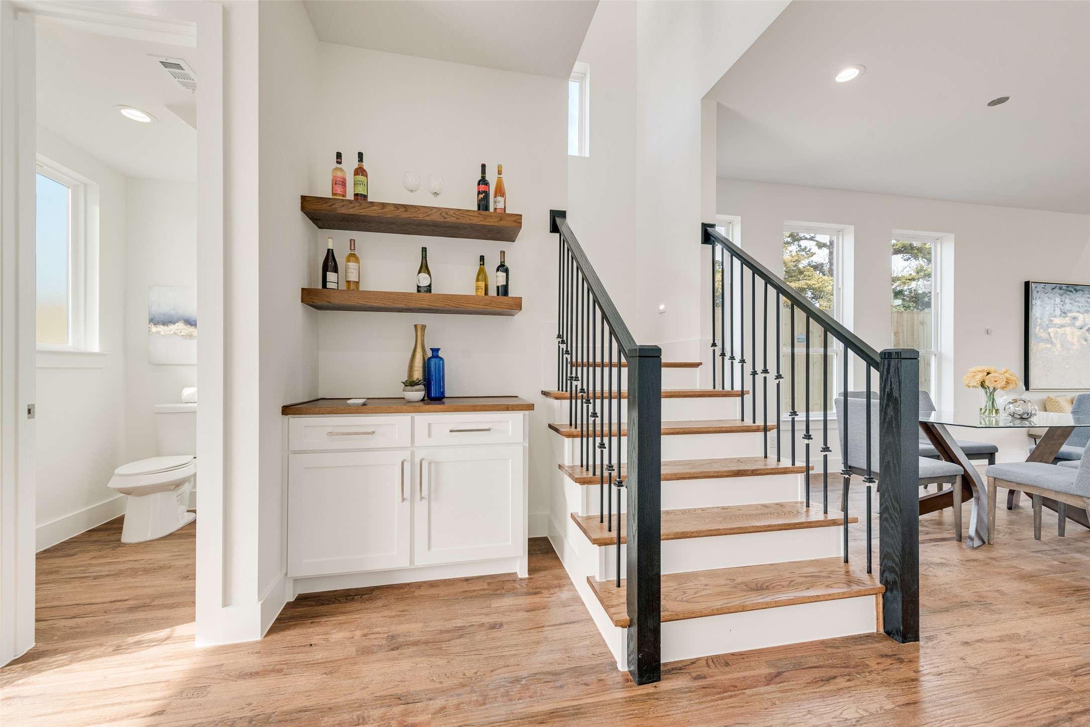 539 W Laureland Road Dallas TX 75232