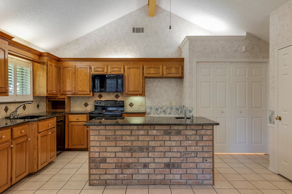 5125 Conchos Trail Arlington TX 76017