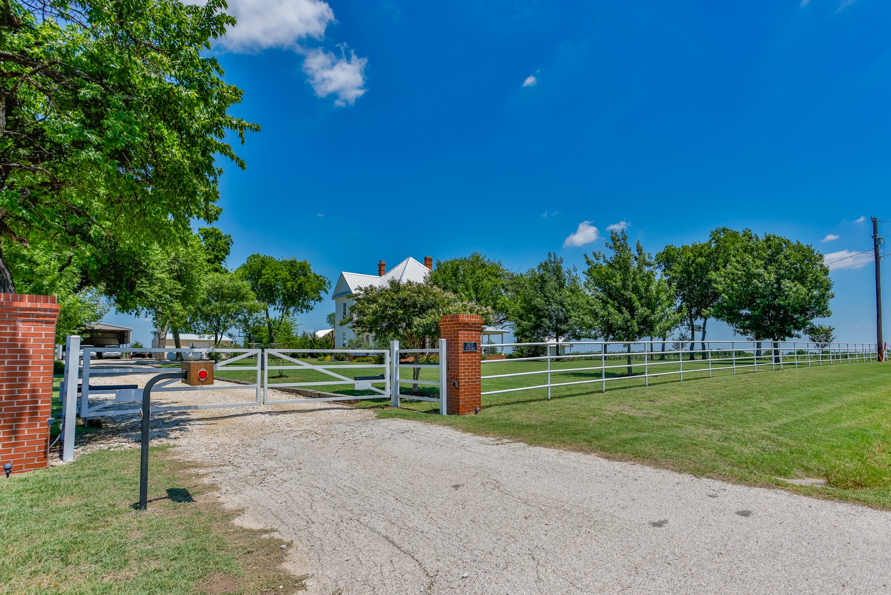 5217 W Fm 922 Valley View TX 76272
