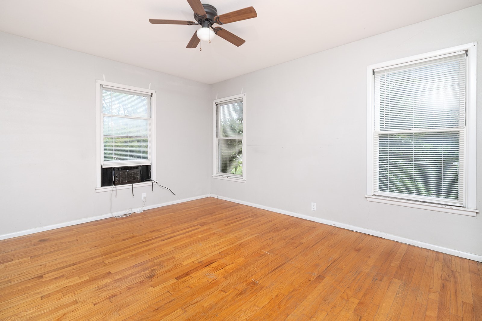 1928 S Walnut Street Brady TX 76825