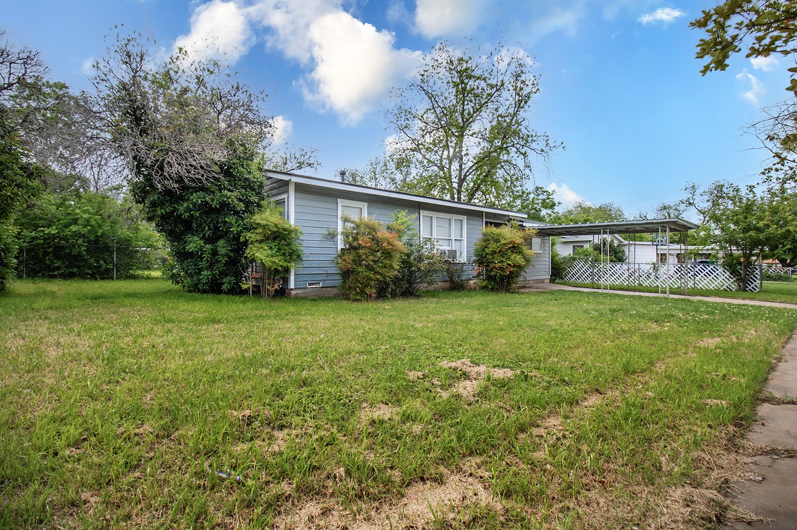 1928 S Walnut Street Brady TX 76825