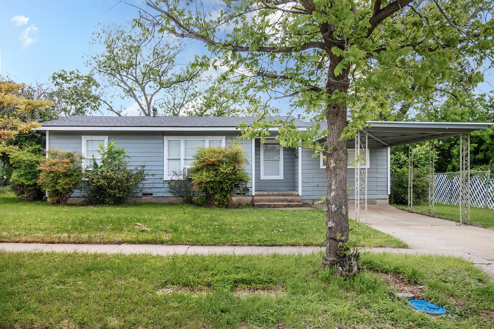 1928 S Walnut Street Brady TX 76825