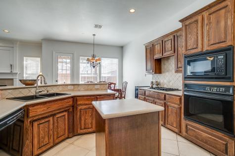 8216 Dogwood Lane Irving TX 75063