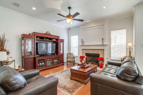 8216 Dogwood Lane Irving TX 75063
