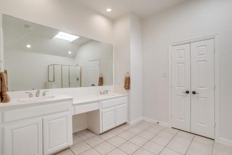 8216 Dogwood Lane Irving TX 75063
