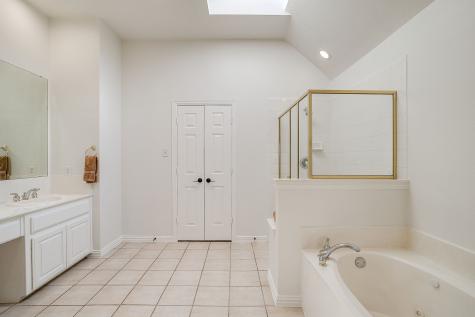 8216 Dogwood Lane Irving TX 75063