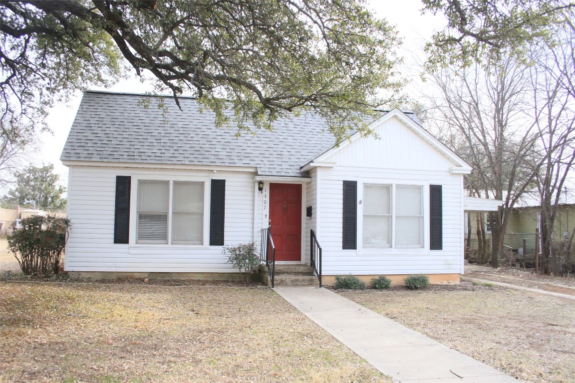 1407 W Dry Street San Saba TX 76877
