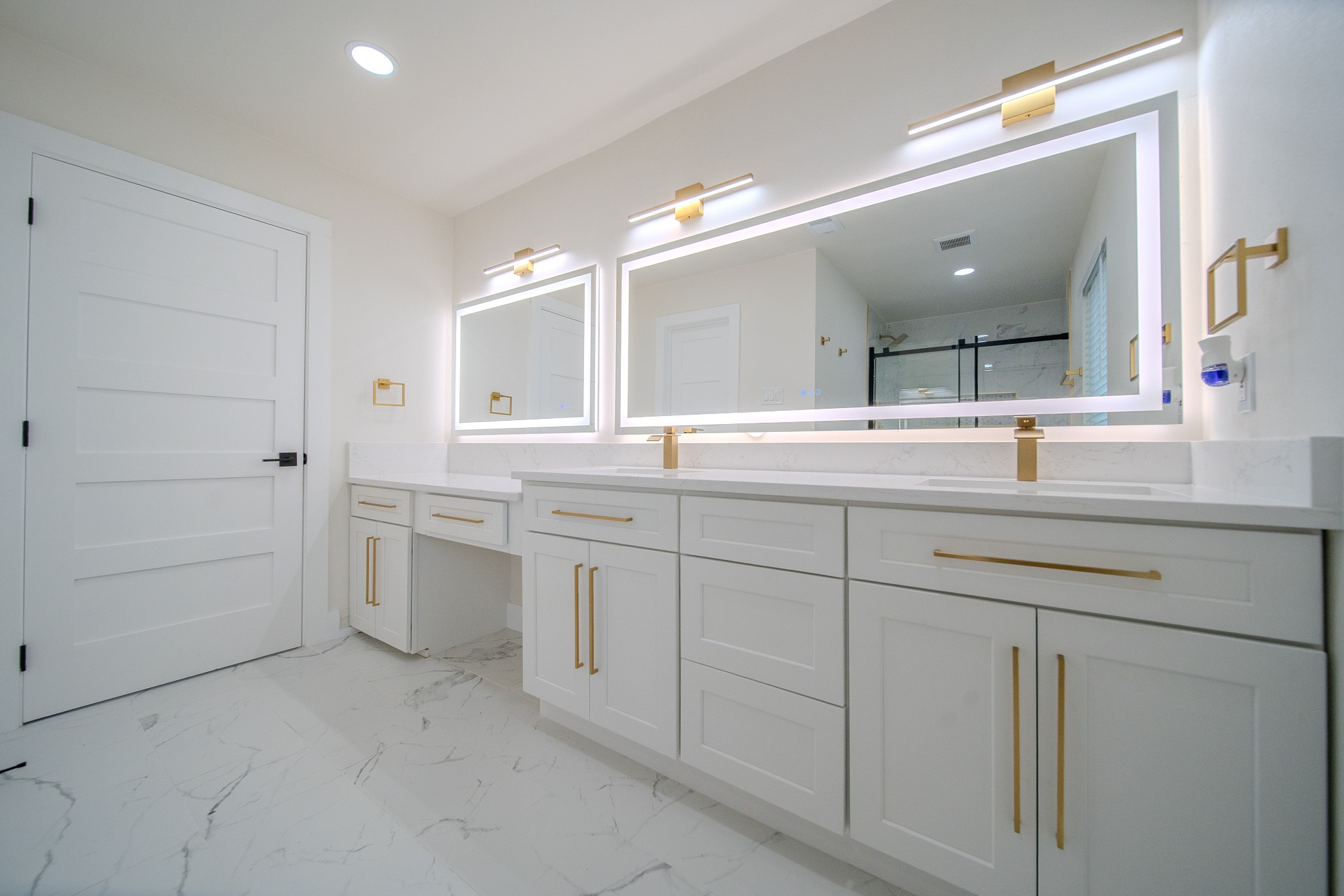 3505 Shady Brook Circle Garland TX 75043
