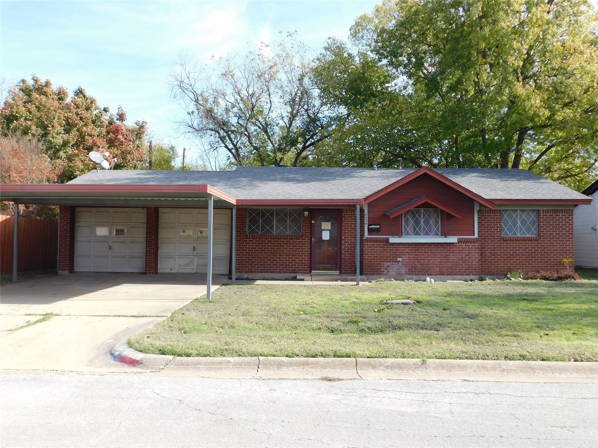 3636 Larry Street Haltom City TX 76117
