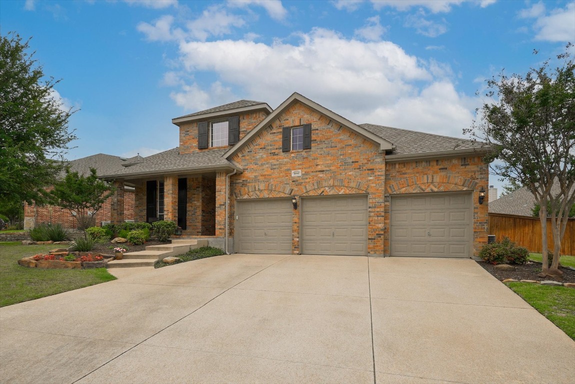 1041 Noble Avenue Lantana TX 76226
