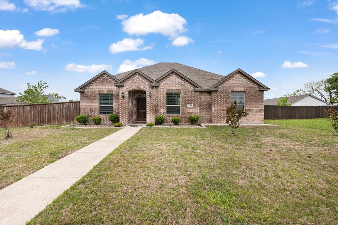 203 N Carriage House Way Wylie TX 75098