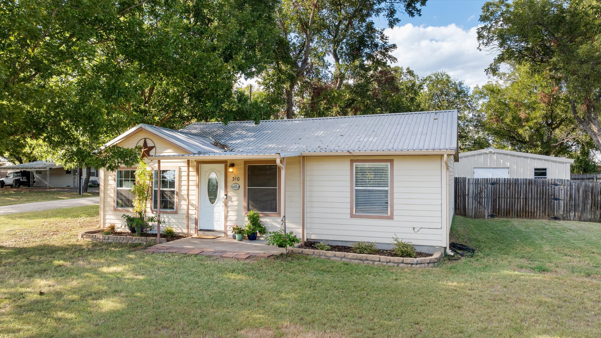 310 W 6th Street Tolar TX 76476