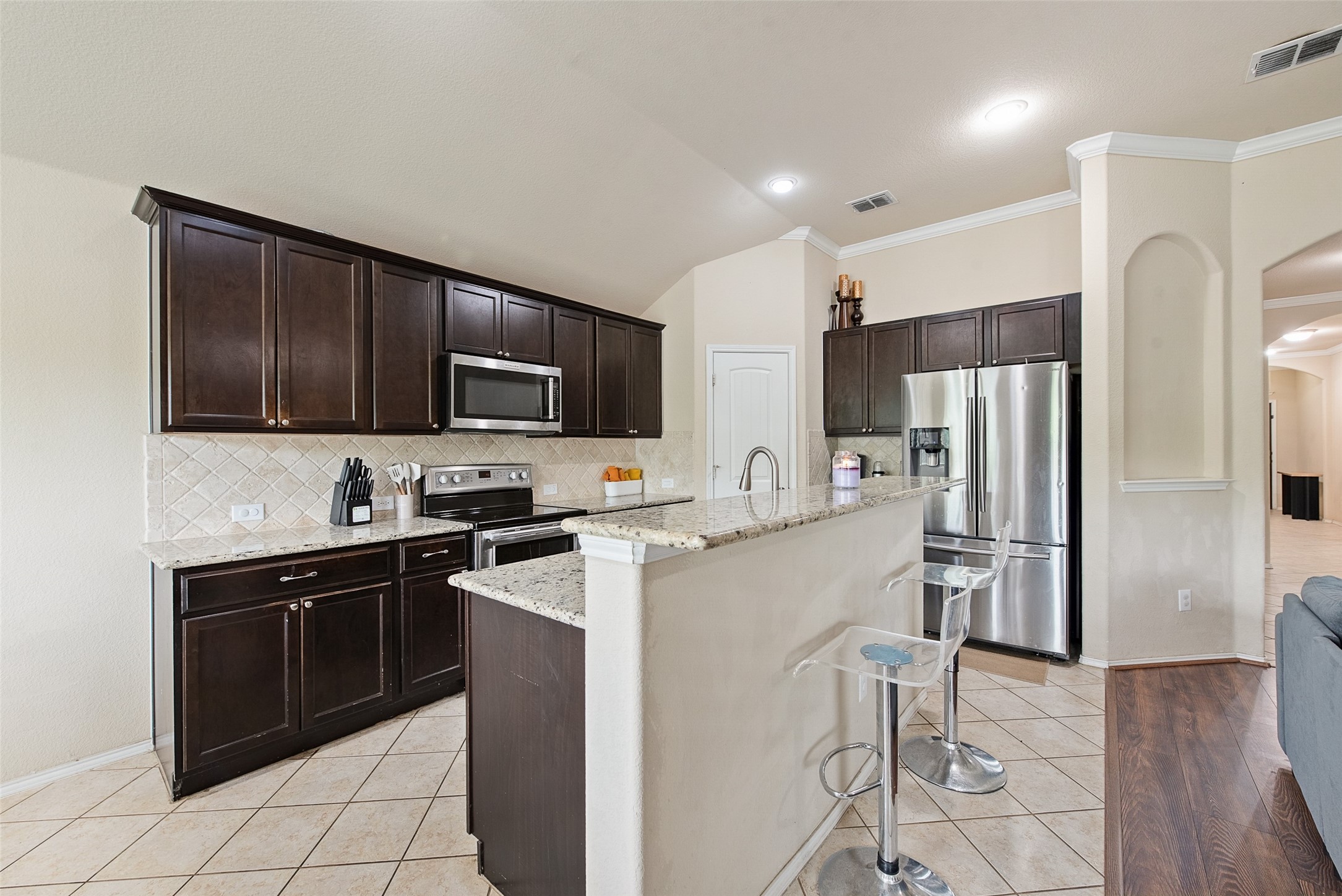 8221 Black Hills Trail Aubrey TX 76227