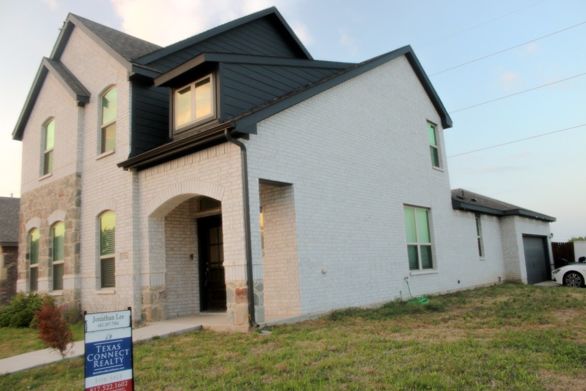 1314 Highpoint Circle Grand Prairie TX 75052